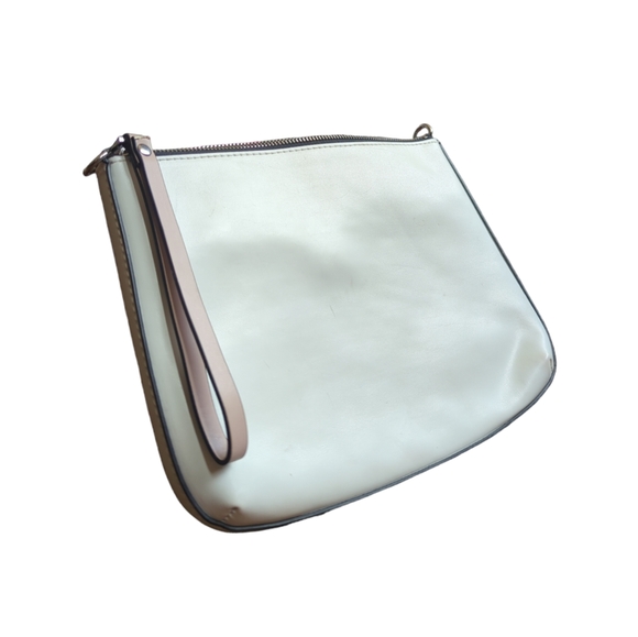 #47 - GUESS Handbag - Picture 2 of 6